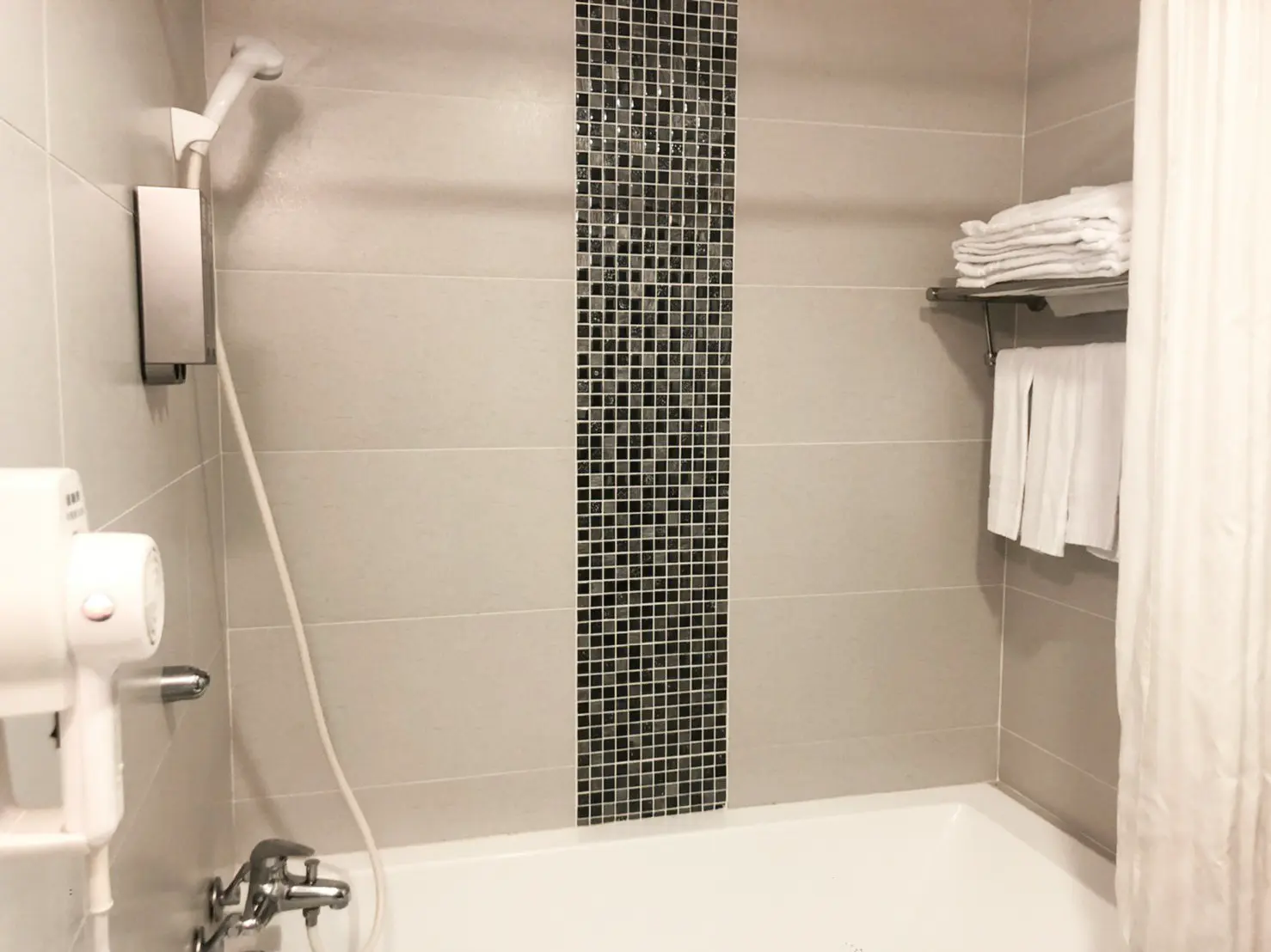 精緻四人客房 SF